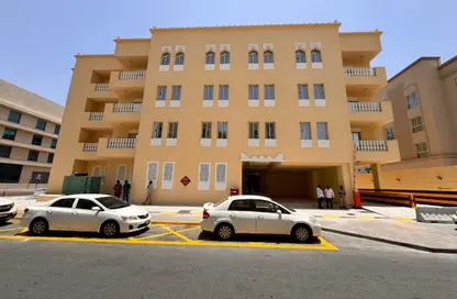 Apartment - 2 Bedrooms - 3 Bathrooms for rent in Al Sadd - Doha