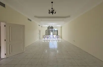 Empty Room image for: Villa - 5 Bedrooms - 5 Bathrooms for rent in Old Airport Road - Doha, Image 1