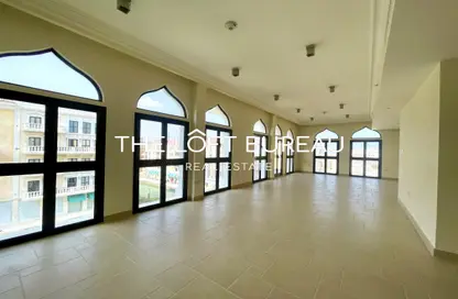 Apartment - 3 Bedrooms - 4 Bathrooms for rent in Carnaval - Qanat Quartier - The Pearl Island - Doha