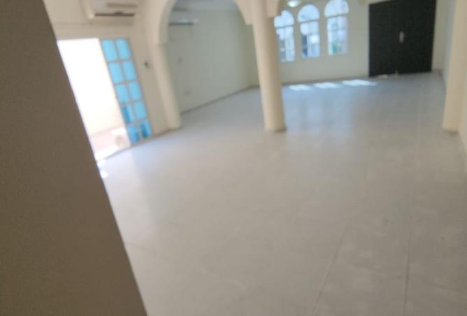951042 - Property Image 2