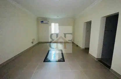 Apartment - 3 Bedrooms - 3 Bathrooms for rent in Al Mansoura - Al Mansoura - Doha