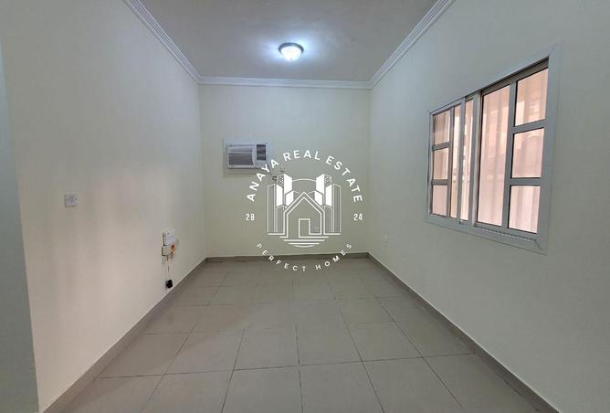 956412 - Property Image 2