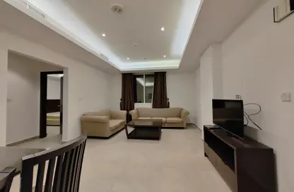 Apartment - 1 Bedroom - 1 Bathroom for rent in Umm Ghwailina Comm - Umm Ghuwalina - Umm Ghuwailina - Doha