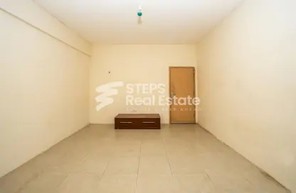 Labor Camp - Studio - 1 Bathroom for rent in Industrial Area 4 - Industrial Area - Industrial Area - Doha