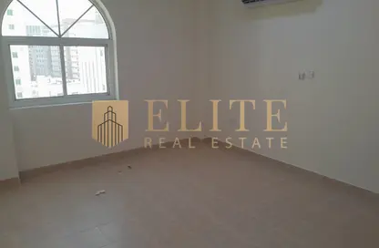 Apartment - 3 Bedrooms - 2 Bathrooms for rent in Salaja Street - Doha Al Jadeed - Doha