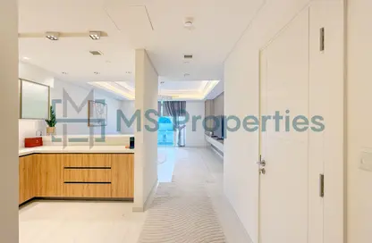 Apartment - 1 Bedroom - 2 Bathrooms for rent in Gewan Island - The Pearl Island - Doha