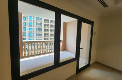 Apartment - 1 Bedroom - 2 Bathrooms for rent in Porto Arabia - The Pearl Island - Doha