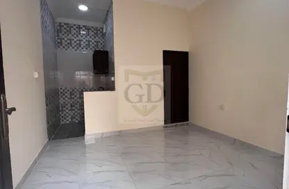 Apartment - Studio - 1 Bathroom for rent in Bu Hamour Street - Abu Hamour - Doha