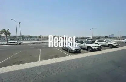 معرض - استوديو - 2 حمامات للايجار في طريق سلوى - العزيزية - الدوحة