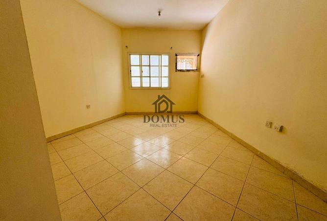 955819 - Property Image 2
