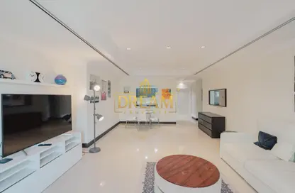 Apartment - 1 Bedroom - 2 Bathrooms for rent in Porto Arabia - The Pearl Island - Doha