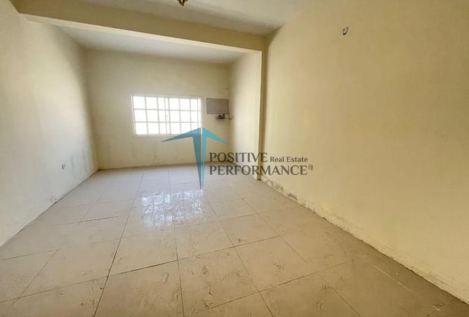 954828 - Property Image 2