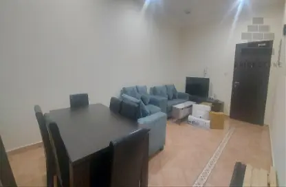 Apartment - 2 Bedrooms - 2 Bathrooms for rent in Bin Omran - Fereej Bin Omran - Doha