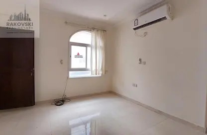 شقة - 2 غرف نوم - 3 حمامات للايجار في سلاطة القديمة - سلاطة - الدوحة