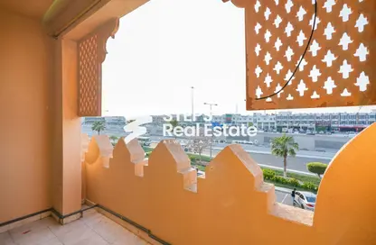 شقة - 2 غرف نوم - 3 حمامات للايجار في شارع ام السنيم - عين خالد - الدوحة