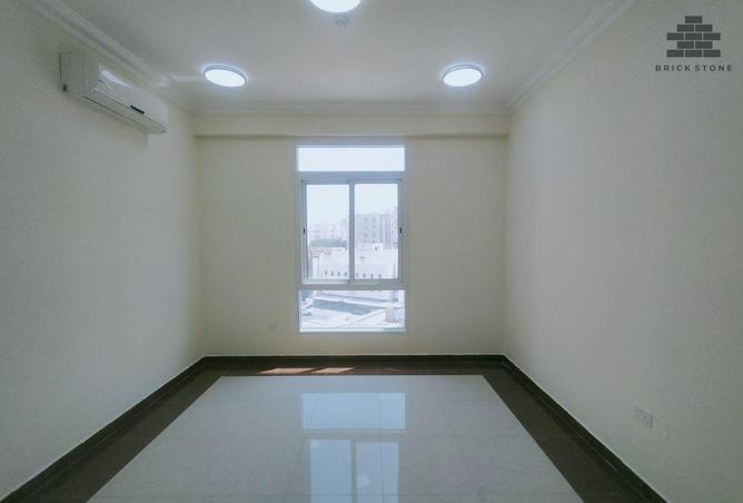 982838 - Property Image 3