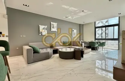 شقة - 3 غرف نوم - 4 حمامات للايجار في عرض البوليفارد - مدينة الياسمين - الوسيل