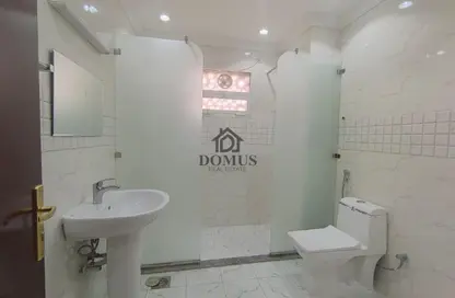 شقة - 3 غرف نوم - 2 حمامات للايجار في شارع انس - فريج بن محمود الشمالي - فريج بن محمود - الدوحة