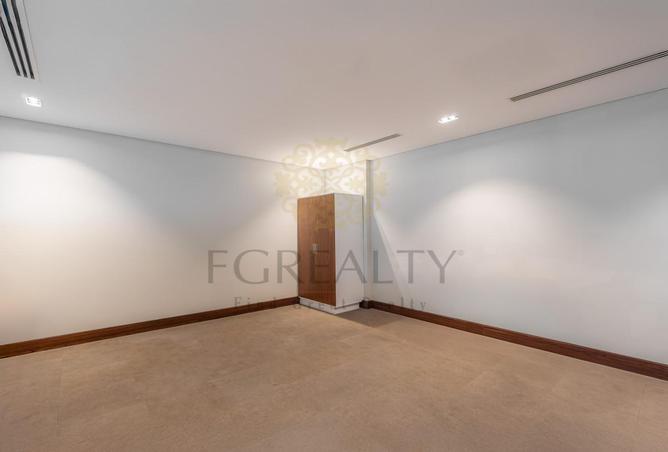 989333 - Property Image 3