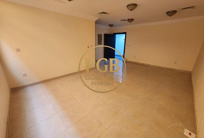 963858 - Property Image 3