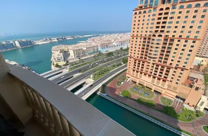 Apartment - 2 Bedrooms - 3 Bathrooms for rent in Porto Arabia - The Pearl Island - Doha