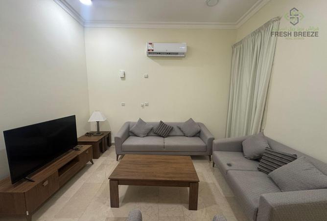 904167 - Property Image 2