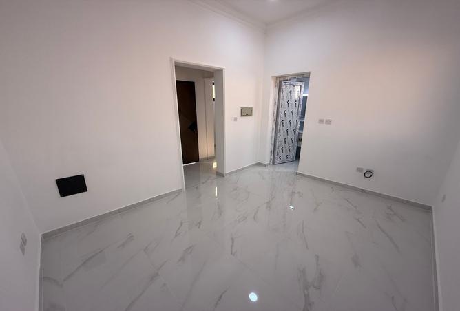 957671 - Property Image 3