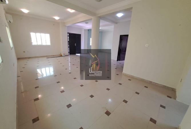 1000210 - Property Image 2