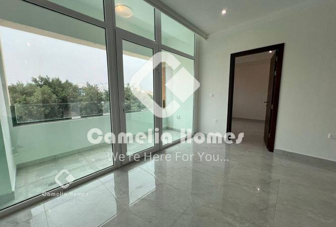 945187 - Property Image 2