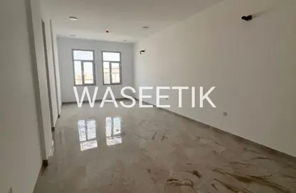 Apartment - 2 Bedrooms - 2 Bathrooms for rent in Al Aziziyah - Al Aziziyah - Doha