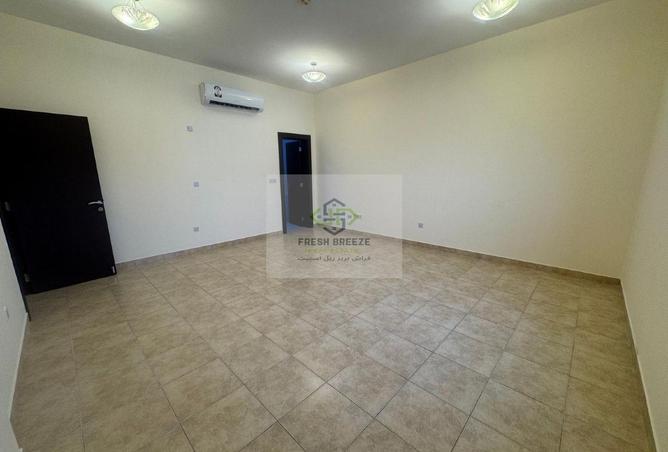 967421 - Property Image 3