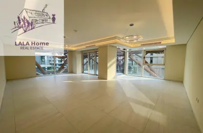 Apartment - 3 Bedrooms - 5 Bathrooms for sale in Gewan Island - The Pearl Island - Doha