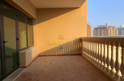 Apartment - 2 Bedrooms - 3 Bathrooms for rent in West Porto Drive - Porto Arabia - The Pearl Island - Doha