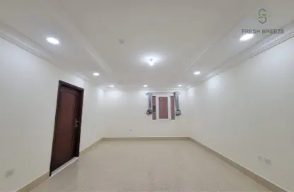 Apartment - 1 Bedroom - 2 Bathrooms for rent in Umm Ghuwalina - Umm Ghuwailina - Doha