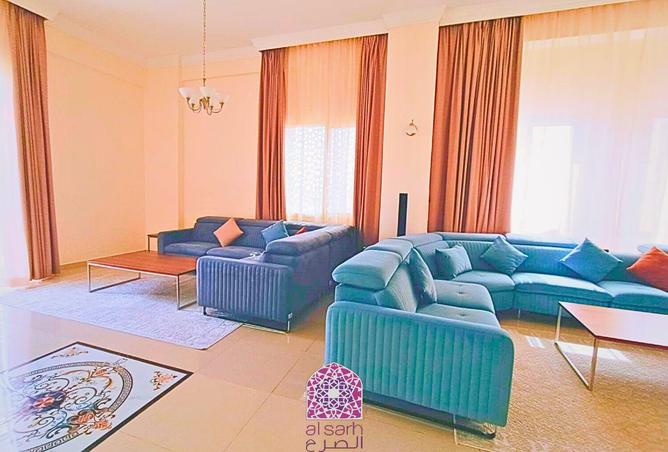 871137 - Property Image 2