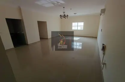 شقة - 3 غرف نوم - 3 حمامات للايجار في شارع انس - فريج بن محمود الشمالي - فريج بن محمود - الدوحة