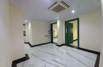 شقة - 2 غرف نوم - 2 حمامات للايجار في شارع ثابت بن زايد - المنصورة - الدوحة شقة - 2 غرف نوم - 2 حمامات للايجار في شارع ثابت بن زايد - المنصورة - الدوحة