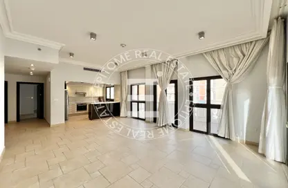 Apartment - 3 Bedrooms - 4 Bathrooms for rent in Hilton Doha The Pearl Residences - Abraj Quartiers - The Pearl Island - Doha