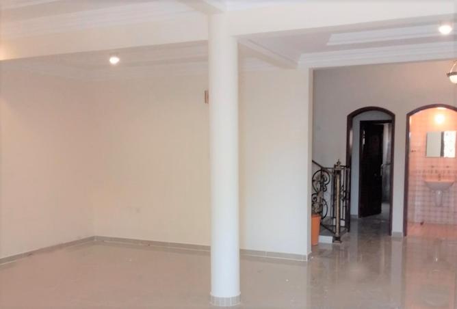 933140 - Property Image 2