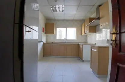 Apartment - 3 Bedrooms - 3 Bathrooms for rent in Asim Bin Omar Street - Al Mansoura - Doha