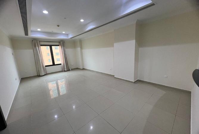 987884 - Property Image 3