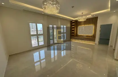 Apartment - 2 Bedrooms - 3 Bathrooms for sale in Qanat Quartier - The Pearl Island - Doha