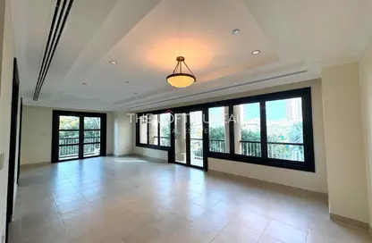 Apartment - 1 Bedroom - 2 Bathrooms for rent in Two Porto Arabia - Porto Arabia - The Pearl Island - Doha