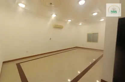 Empty Room image for: Villa - 3 Bedrooms - 3 Bathrooms for rent in Al Luqta - Al Luqta - Doha, Image 1