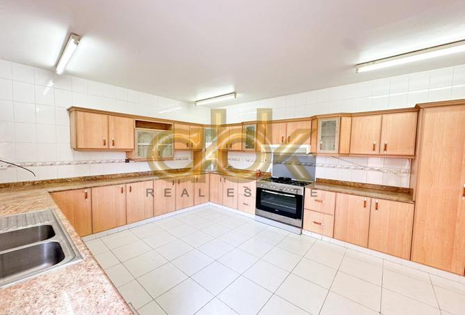 954373 - Property Image 3