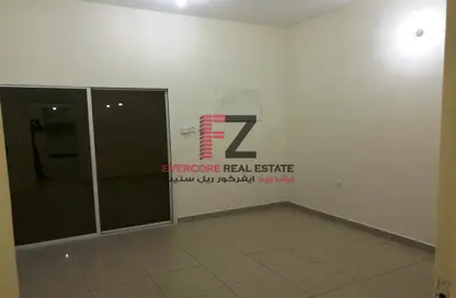 Empty Room image for: Villa - 3 Bedrooms - 3 Bathrooms for rent in Ras Abu Aboud - Doha, Image 1
