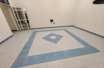 Apartment - 2 Bedrooms - 2 Bathrooms for rent in Al Mansoura - Al Mansoura - Doha