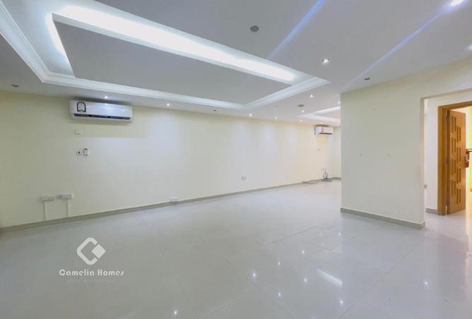 932281 - Property Image 3