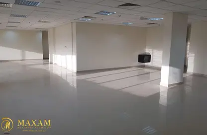 مساحات مكتبية - استوديو - 2 حمامات للايجار في شارع البنوك - مشيرب - الدوحة