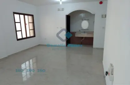 Empty Room image for: Apartment - 2 Bedrooms - 2 Bathrooms for rent in Fereej Abdul Aziz - Fereej Abdul Aziz - Doha, Image 1
